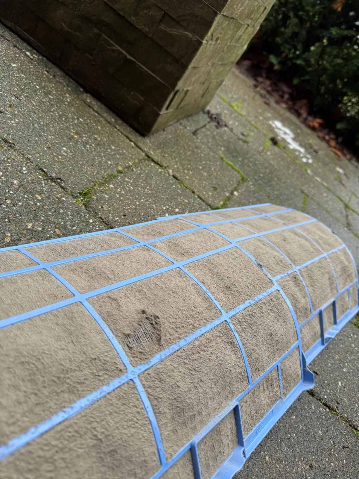 Sterk vervuilde aircofilters vóór de reiniging